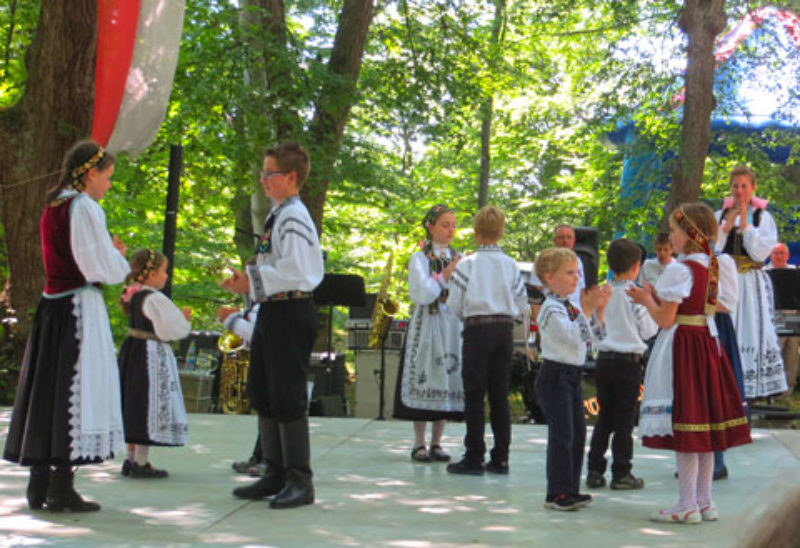 Kindertanzgruppe Mnchen unter der Leitung von ...