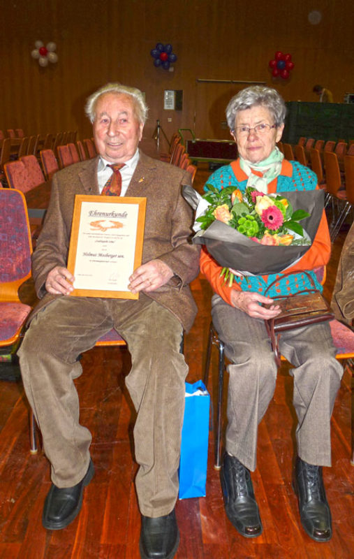 Helmut Mosberger mit seiner Ehefrau Hilda ...
