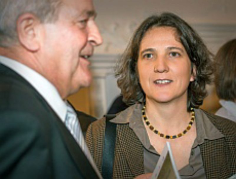 Dr. Agathe Reingruber im Gesprch mit Hon.-Prof. ...