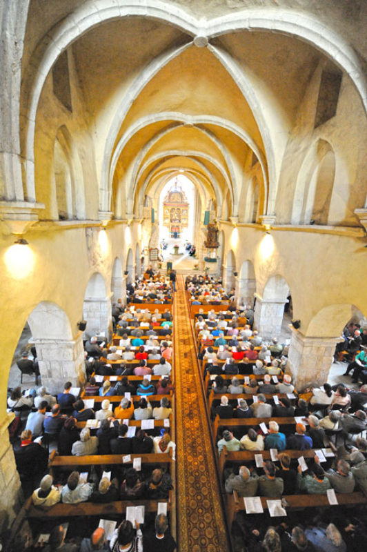 Ein wrdiger Rahmen fr den Festgottesdienst zu ...