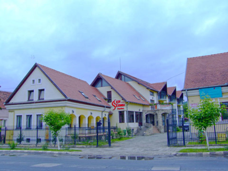 Das Hotel „Casa Saxonia“ und der Sitz der ...