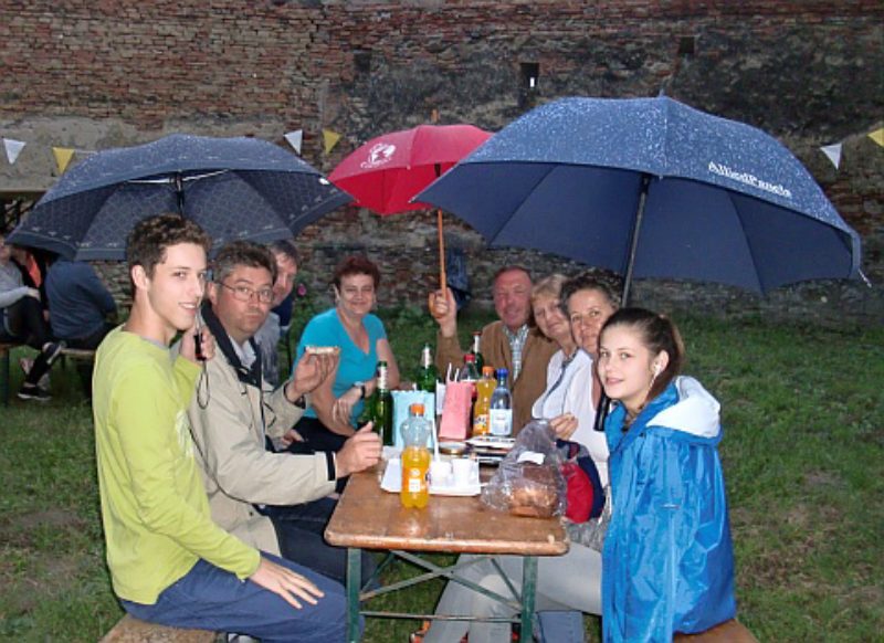 Gute Stimmung trotz Regenwetters beim Lichterfest ...