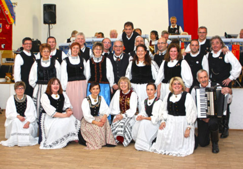 Gruppenbild der Seniorentanzgruppe beim ...