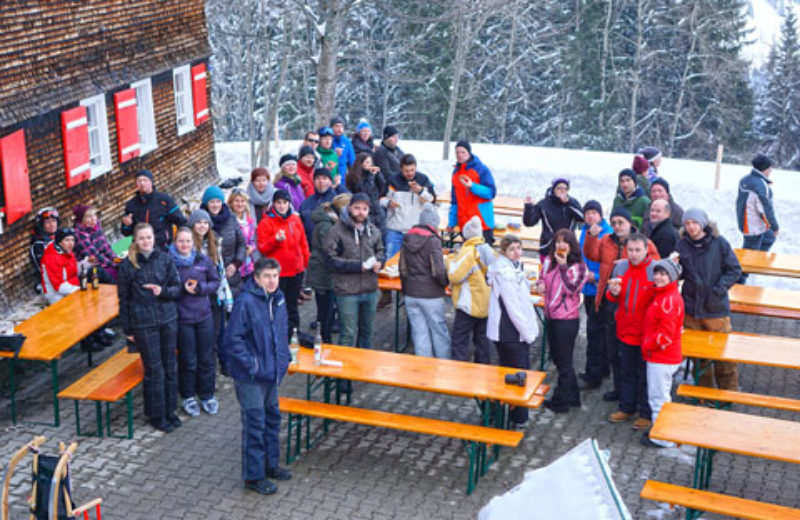 Leckeres Fettbrot-Bfett bei der SJD-Skifreizeit. ...