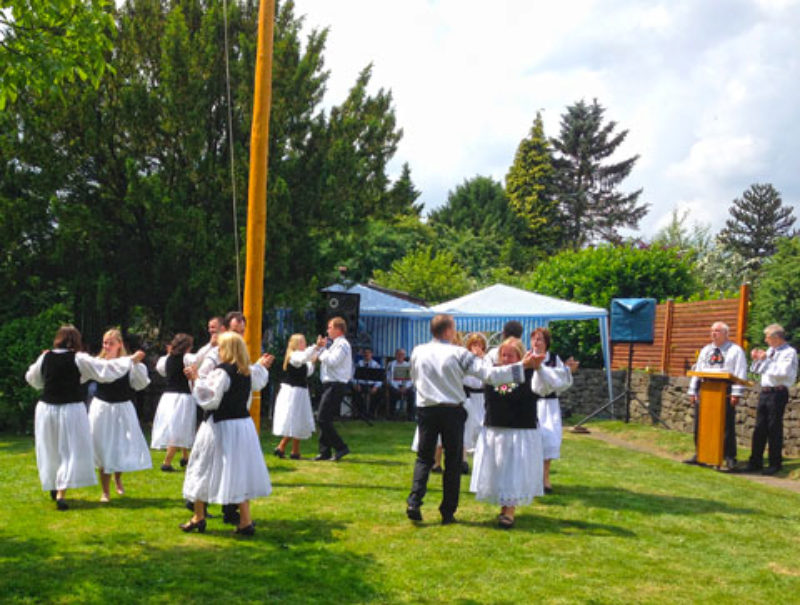 Schwungvolle Tanzdarbietungen beim Kronenfest in ...