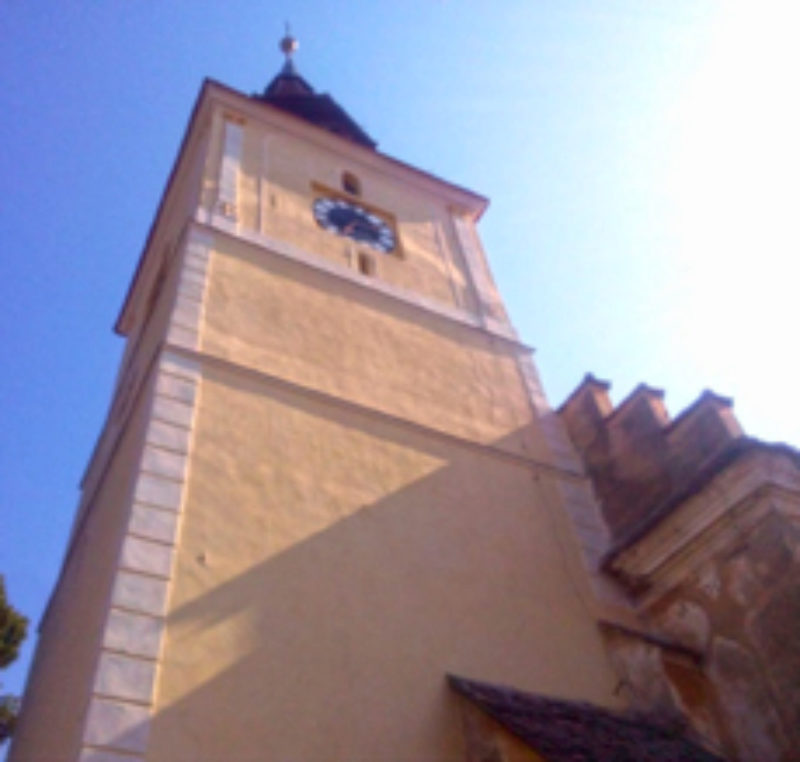Der Kirchturm in Brenndorf erstrahlt in neuem ...