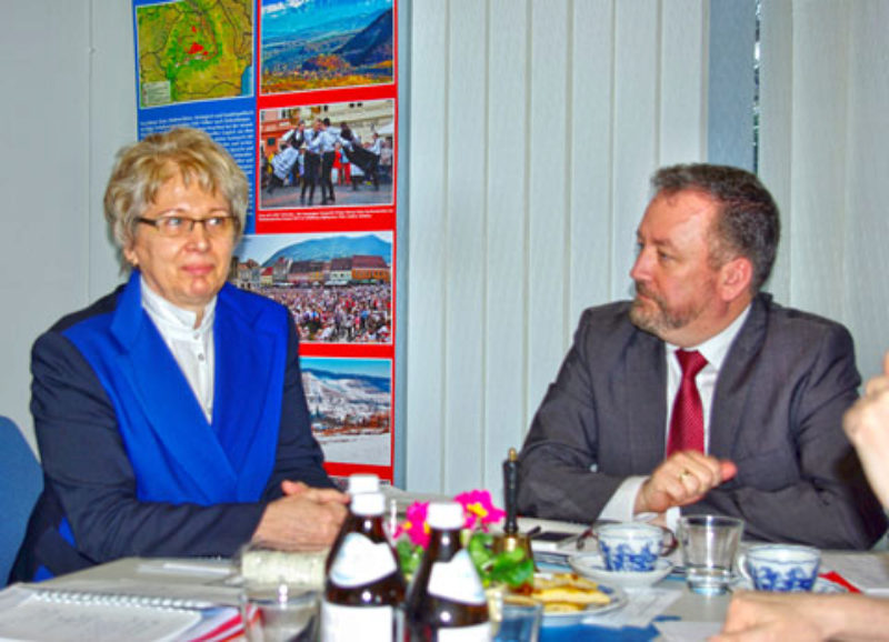 Bundesvorsitzender Dr. Bernd Fabritius und ...