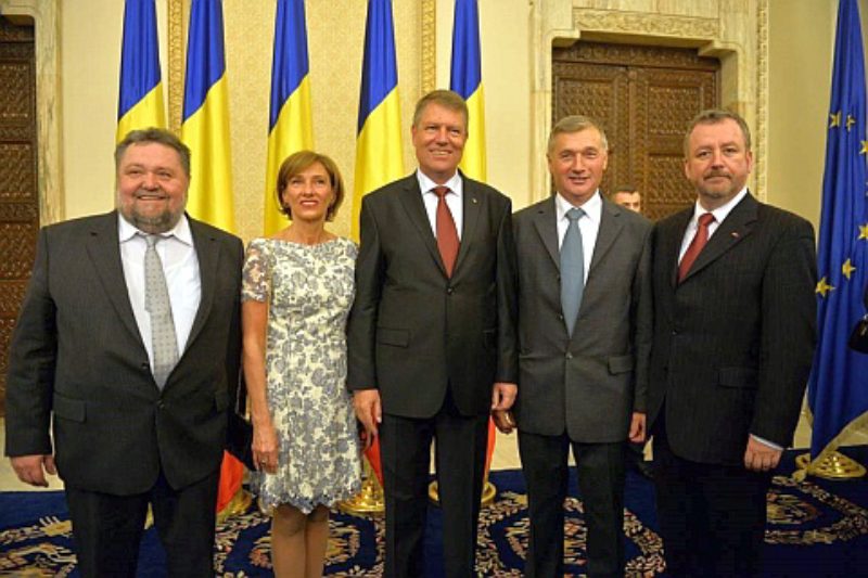 Nach der Vereidigung im Schloss Cotroceni in ...