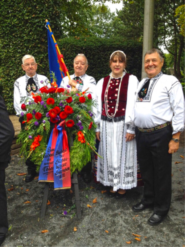 Trachtentrger der Kreisgruppe Leverkusen beim ...