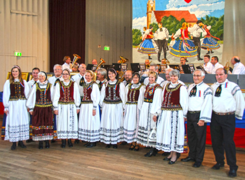 Trachtentrger beim Nordsiebenbrger Treffen ...