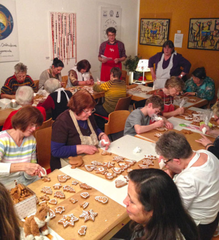 Gemeinschaftliches Pltzchenbacken und -bemalen ...