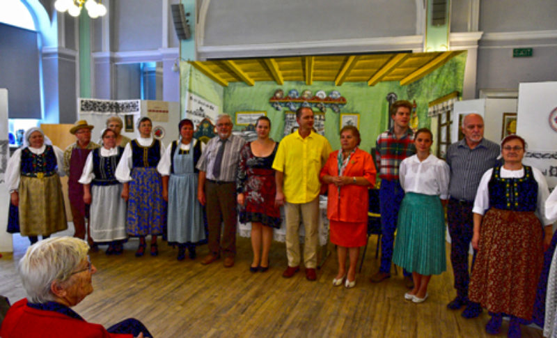 Theatergruppe Augsburg im Spiegelsaal des Forums ...