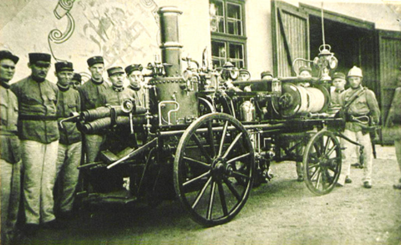 Spritzenwagen der Freiwilligen Feuerwehr Bistritz ...