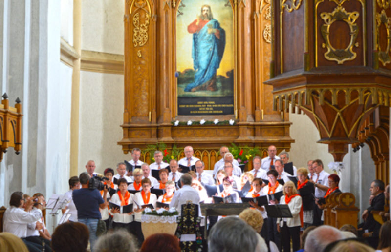 Festgottesdienst in der Zenderscher Kirche. Foto: ...