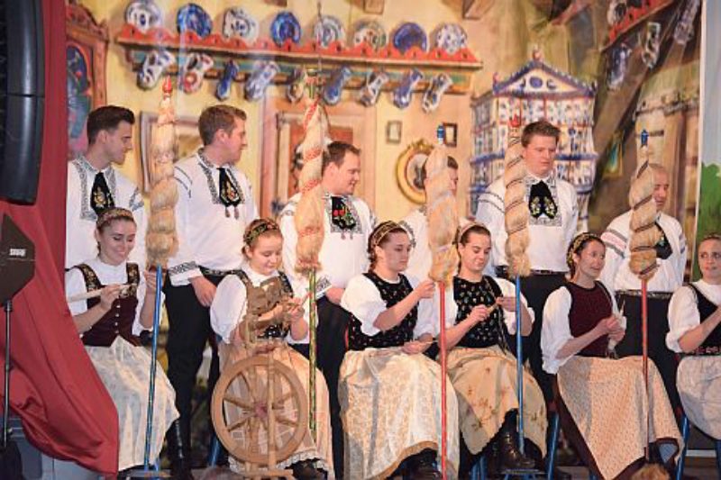 Jugendtanzgruppe Heilbronn beim Singspiel "Hanf ...