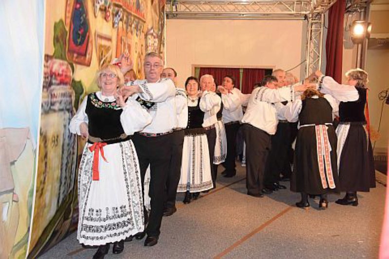 Tanzgruppe Aalen-Schwbisch Gmnd zeigt den ...