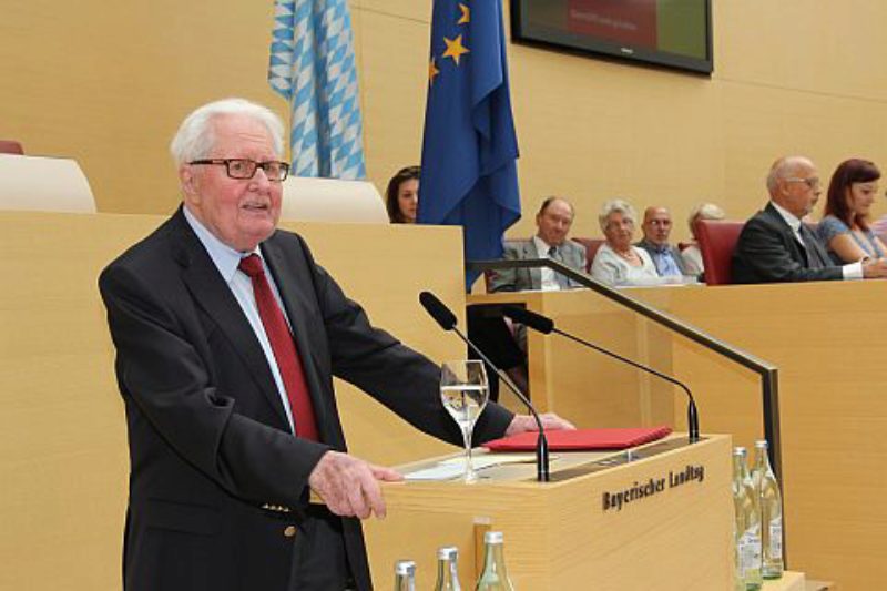 Der frhere SPD-Bundesvorsitzende Hans-Jochen ...