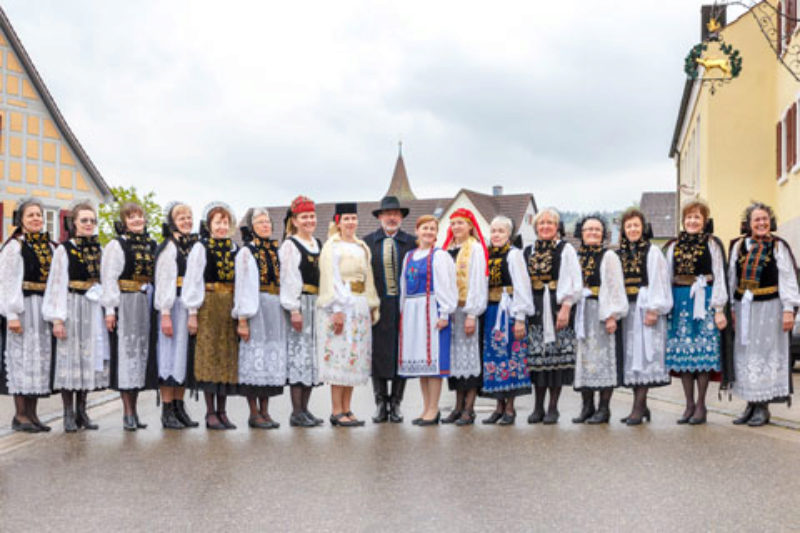 Burzenlnderinnen in Tracht bei der Arbeitstagung ...