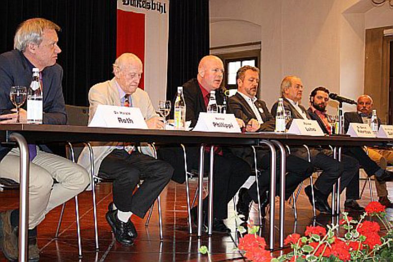 Die Podiumsteilnehmer in Dinkelsbhl, von links: ...