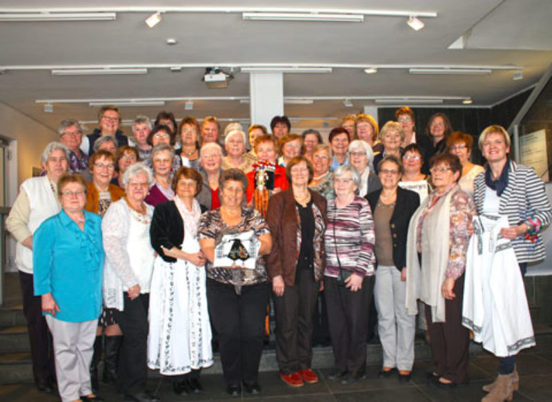 Gruppenbild der Frauenreferentinnen bei ihrer ...