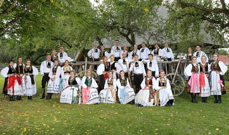 Die Siebenbrgisch-Schsische Jugendtanzgruppe ...