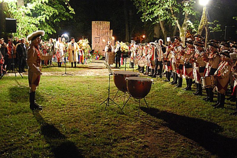 Zapfenstreich mit der Dinkelsbhler Knabenkapelle ...