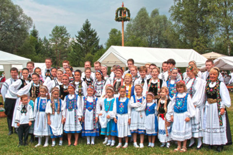 Ein Hhepunkt im Jahresverlauf: das Kronenfest in ...