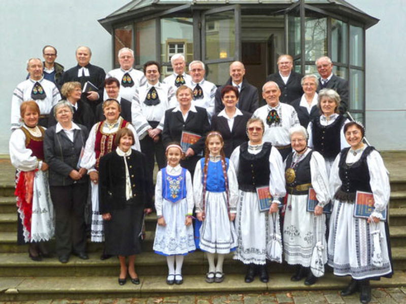 Trachtentrger beim Ostermontagsgottesdienst in ...