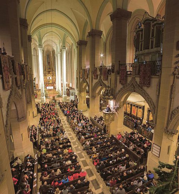 Festliche Stimmung beim Weihnachtsgottesdienst in ...