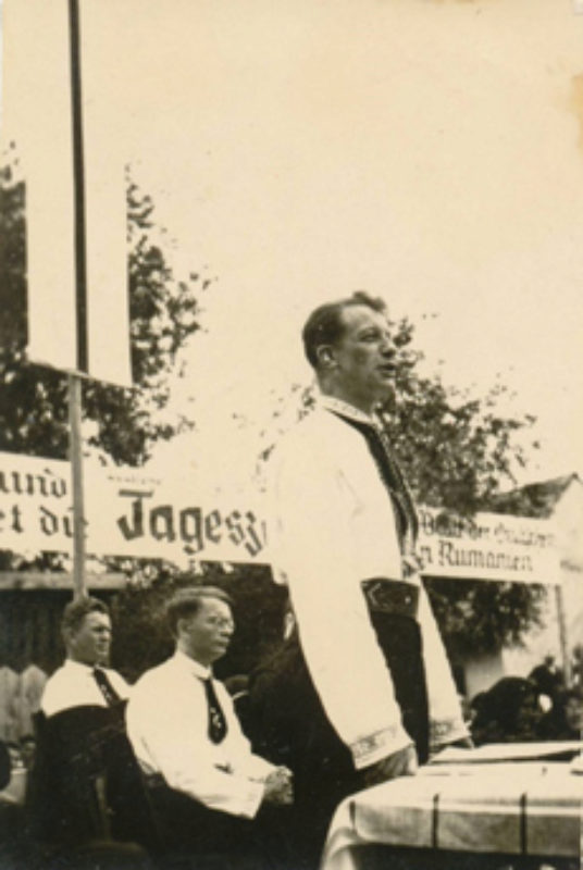 Herwart Scheiner und Dr. Waldemar Gust (Mitte) ...