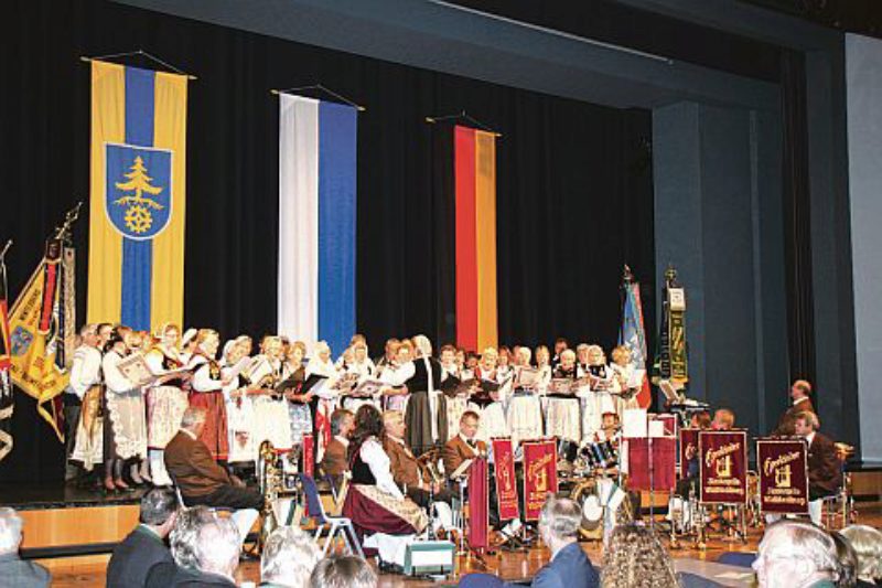 Chor der Kreisgruppe Waldkraiburg mit Mitgliedern ...