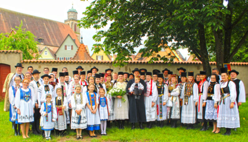 Der Brautzug der Jugendtanzgruppe Heilbronn, der ...