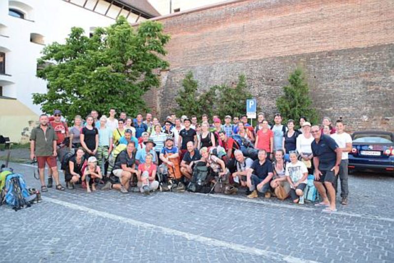 Nach der Bergtour: Die Wandergruppe bei der ...