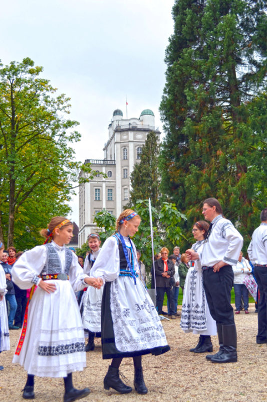 Historische Tnze bei der Landesgartenschau in ...