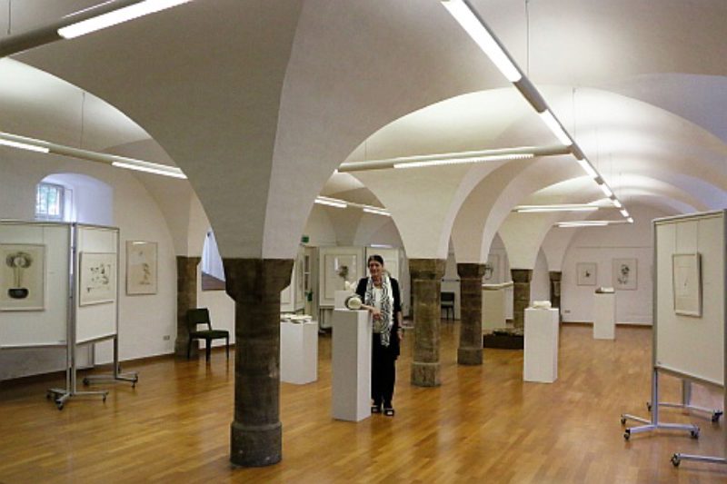 Sieglinde Bottesch mit ihren Exponaten im ...