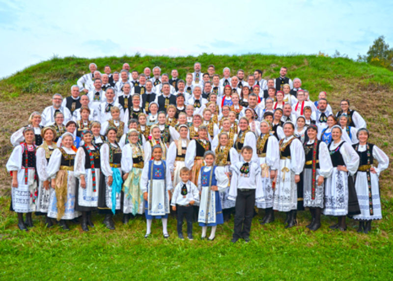 Gruppenbild aller Tanzgruppen bei der ...