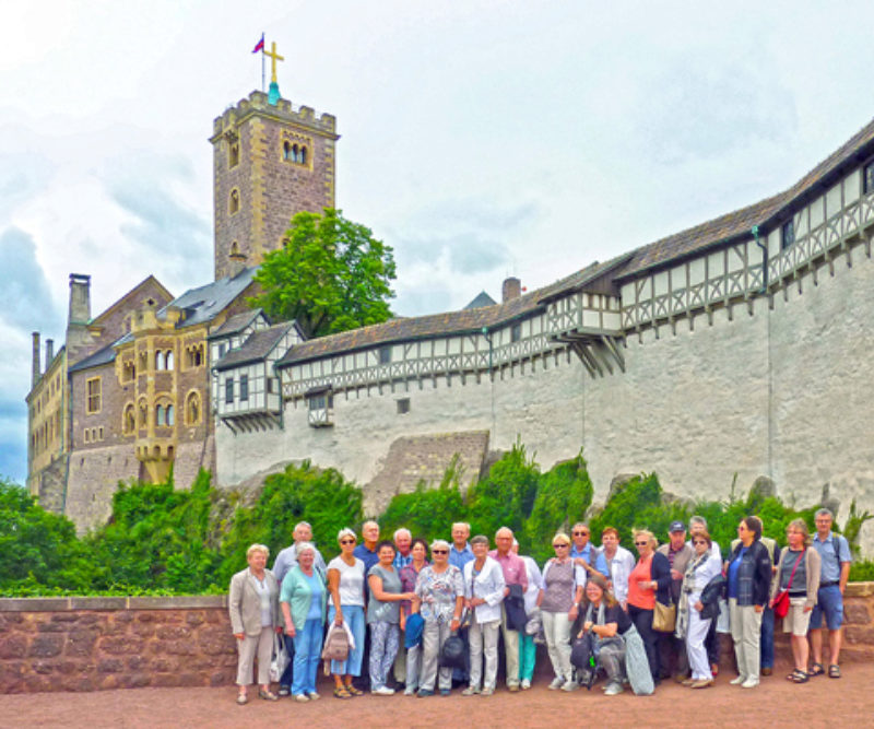 Die Bonner Reisegruppe vor der Wartburg. Foto: ...