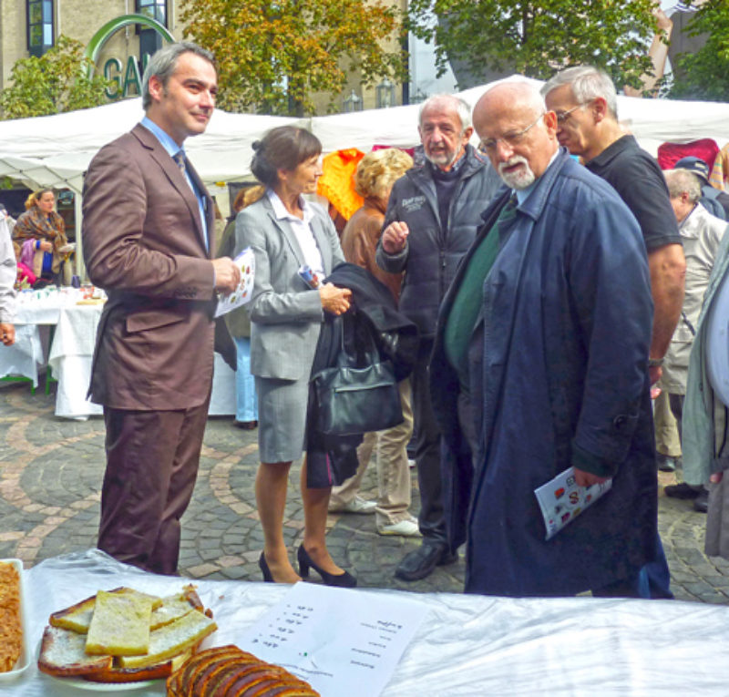 Prominenter Besuch am Stand der Kreisgruppe Bonn, ...