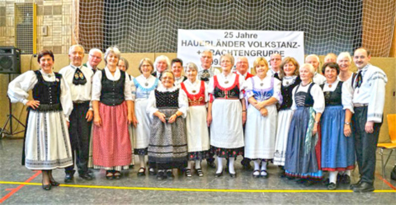 Die Erwachsenentanzgruppe der Siebenbrger ...