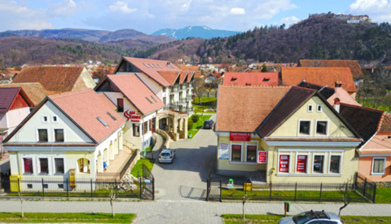 Der Sitz der Saxonia-Stiftung mit Drei-Sterne ...