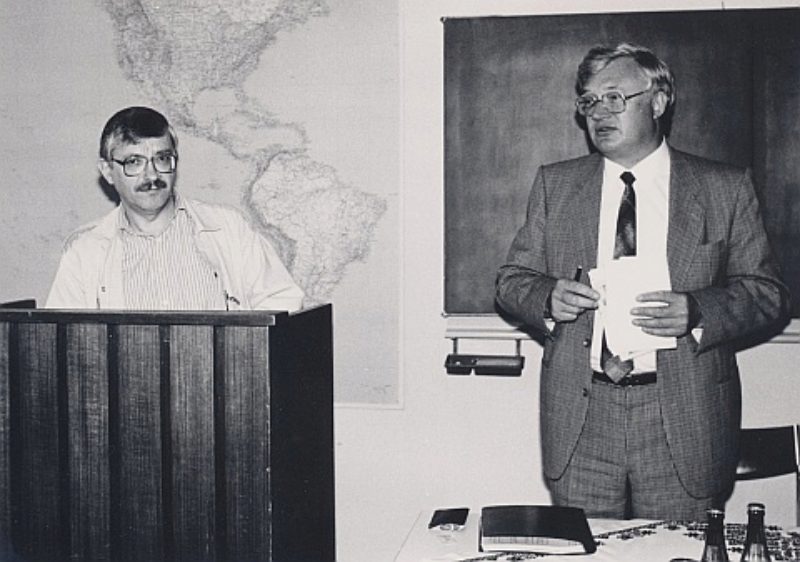 Dr. Anton Schwob (rechts) auf der Tagung des ...