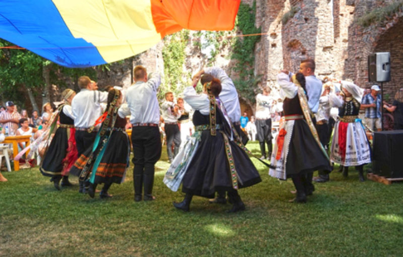 Die Siebenbrgische Jugendtanzgruppe Biberach ...