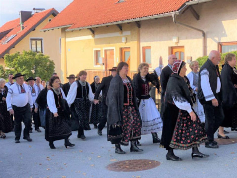 Trachtenumzug in Elixhausen anlsslich des ...