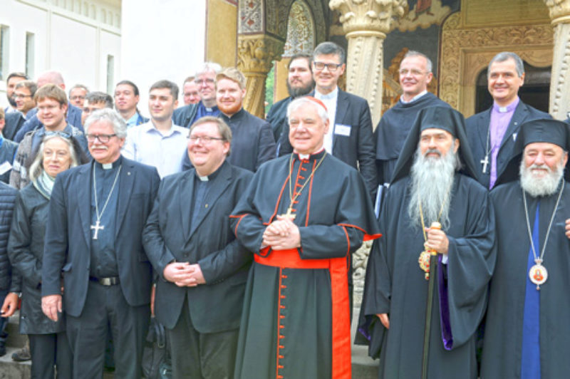 Morgenandacht im Kloster von Smba&#728;ta de ...