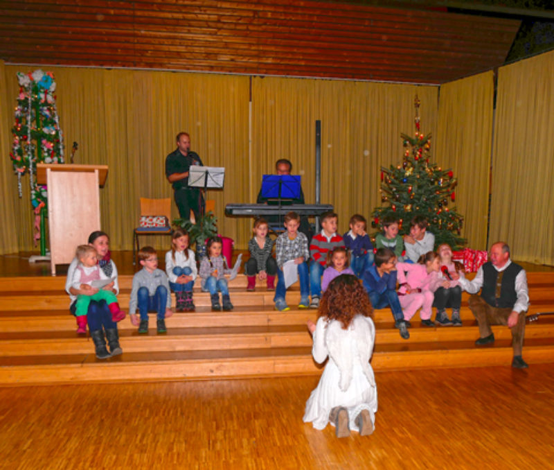 Die Kinder gestalteten die Adventsfeier in ...