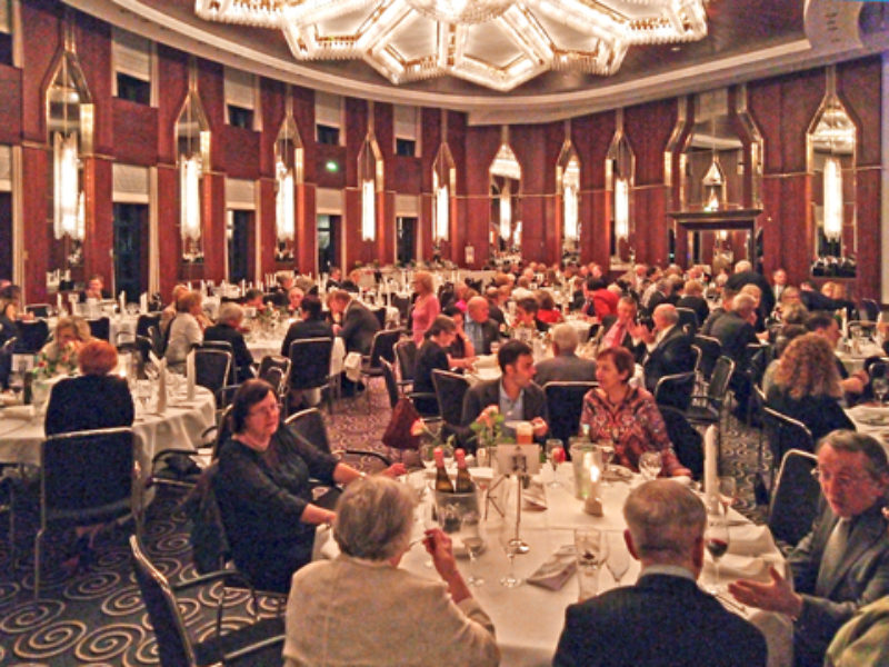 Ostdeutscher Winterball in Bonn: Blick in den ...