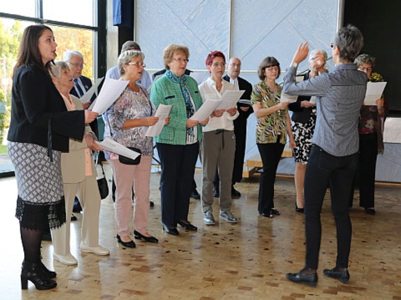 Der Kirchenchor Brenndorf unter der Leitung von ...