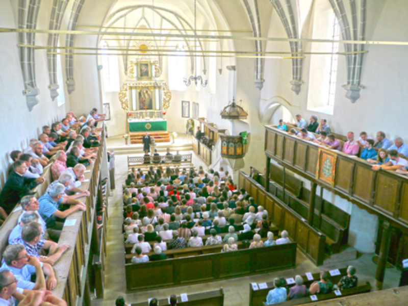 Gottesdienst beim 2. Heimattreffen in Keisd. ...