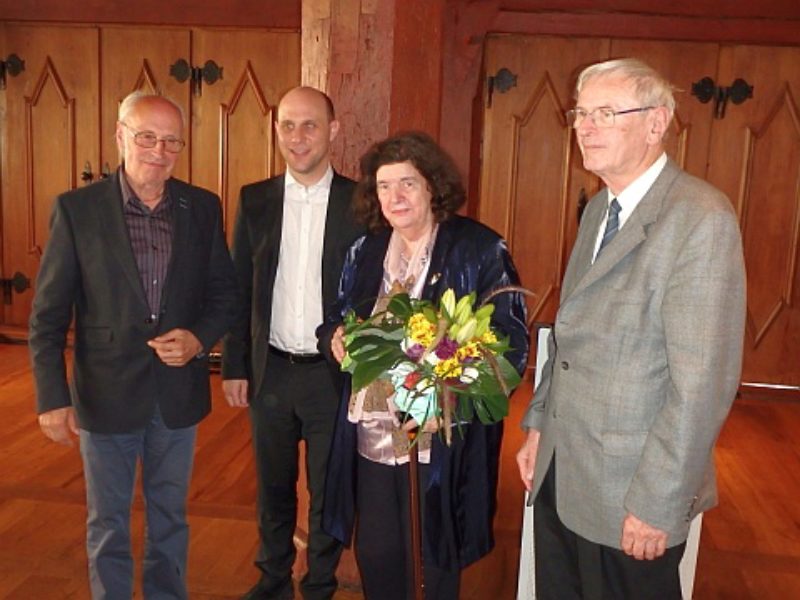 Bei der Preisverleihung, von links: Hansjrgen ...