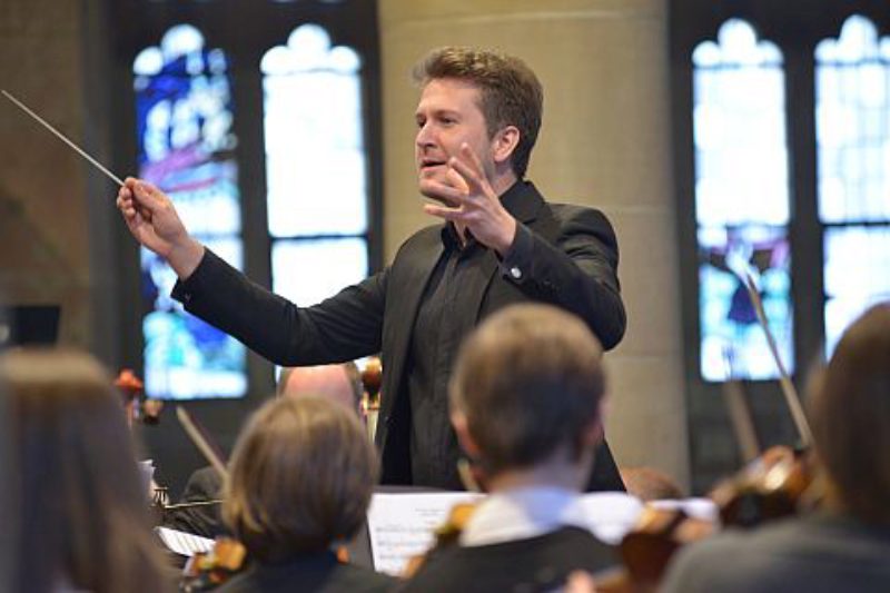 Wilhelm Schmidts dirigiert in der Kilianskirche ...